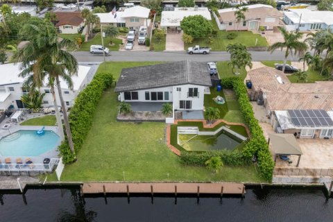 House in Fort Lauderdale, Florida 3 bedrooms, 146.04 sq.m. № 1694993 - photo 13