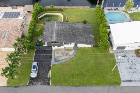 House in Fort Lauderdale, Florida 3 bedrooms, 146.04 sq.m. № 1694993 - photo 15