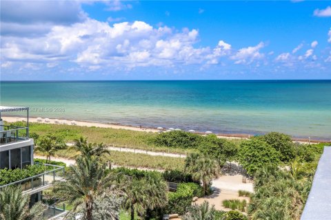 Copropriété à louer à Surfside, Floride: 55.83 m2 № 2256711 - photo 22