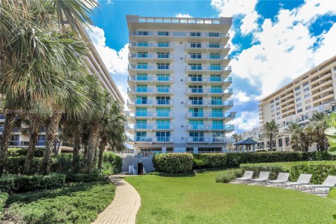 Copropriété à louer à Surfside, Floride: 55.83 m2 № 2256711 - photo 20