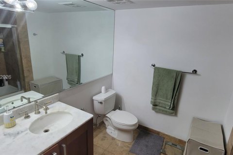 Copropriété à louer à Surfside, Floride: 55.83 m2 № 2256711 - photo 9