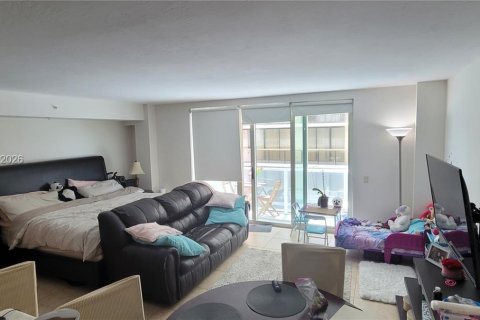Copropriété à louer à Surfside, Floride: 55.83 m2 № 2256711 - photo 3