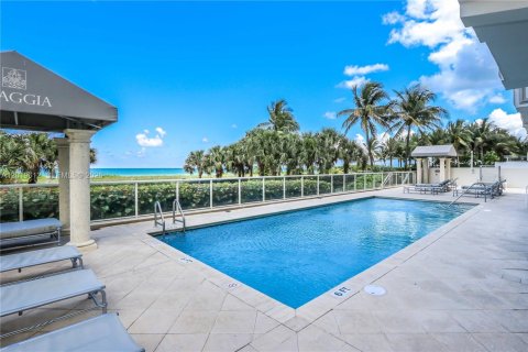 Copropriété à louer à Surfside, Floride: 55.83 m2 № 2256711 - photo 16