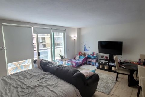 Copropriété à louer à Surfside, Floride: 55.83 m2 № 2256711 - photo 11