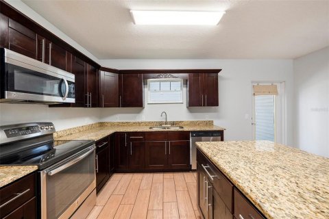 Touwnhouse à vendre à Temple Terrace, Floride: 2 chambres, 137.4 m2 № 1826645 - photo 12
