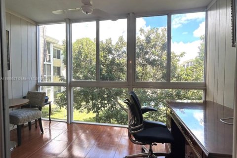 Купить кондоминиум в Санрайз, Флорида 2 спальни, 101.26м2, № 1952840 - фото 6