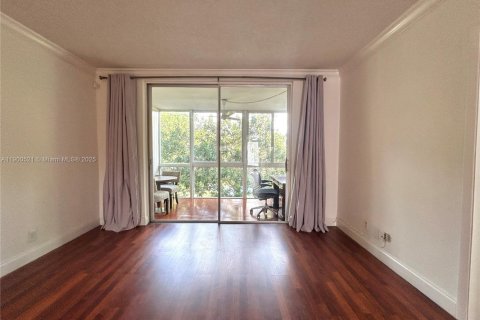 Купить кондоминиум в Санрайз, Флорида 2 спальни, 101.26м2, № 1952840 - фото 5