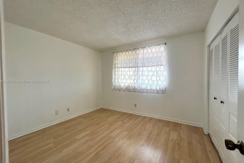 Купить кондоминиум в Санрайз, Флорида 2 спальни, 101.26м2, № 1952840 - фото 10