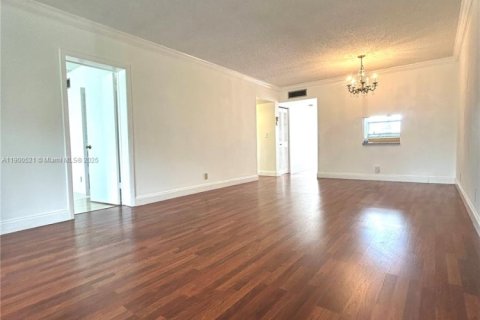 Купить кондоминиум в Санрайз, Флорида 2 спальни, 101.26м2, № 1952840 - фото 13