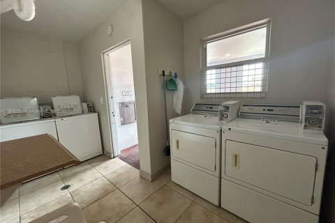 Купить кондоминиум в Санрайз, Флорида 2 спальни, 101.26м2, № 1952840 - фото 22