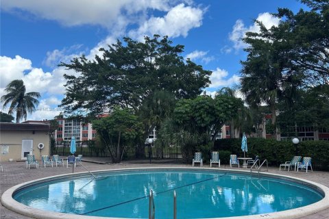 Купить кондоминиум в Санрайз, Флорида 2 спальни, 101.26м2, № 1952840 - фото 26