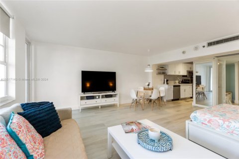 Снять в аренду кондоминиум в Майами-Бич, Флорида 49.24м2, № 2088759 - фото 4