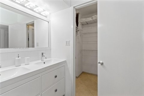 Снять в аренду кондоминиум в Майами-Бич, Флорида 49.24м2, № 2088759 - фото 11