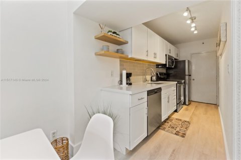 Снять в аренду кондоминиум в Майами-Бич, Флорида 49.24м2, № 2088759 - фото 7