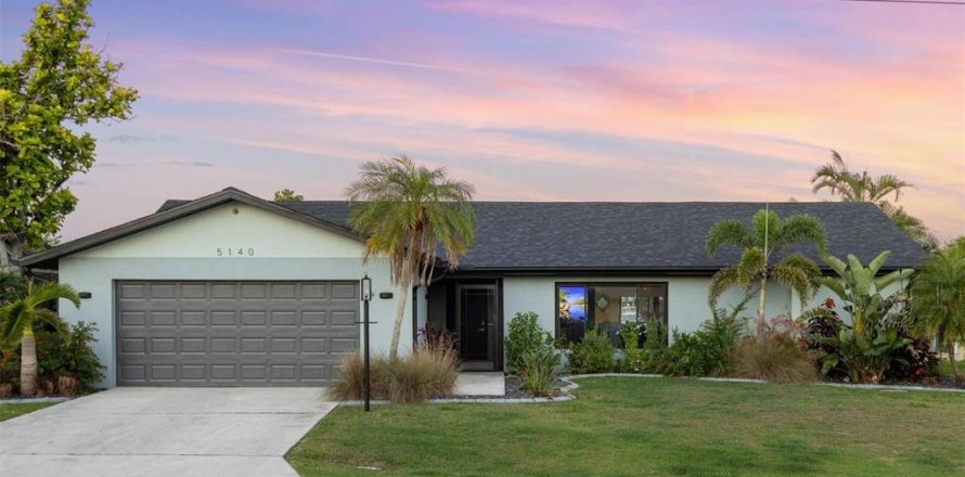 Villa ou maison à Port Charlotte, Floride 3 chambres, 164.07 m2 № 1750196