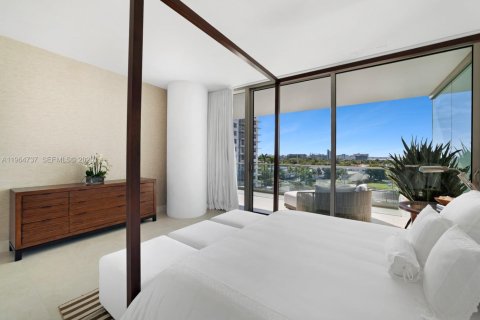 Condominio en venta en Bal Harbour, Florida, 2 dormitorios, 178.09 m2 № 2032674 - foto 17