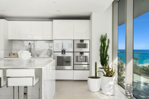 Condominio en venta en Bal Harbour, Florida, 2 dormitorios, 178.09 m2 № 2032674 - foto 14