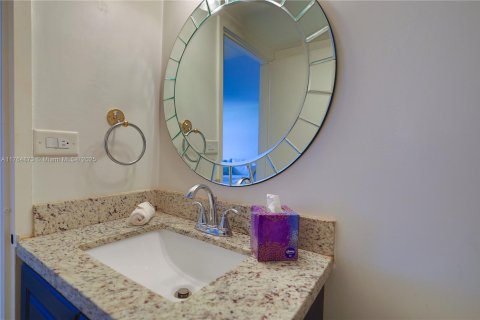 Купить кондоминиум в Серфсайд, Флорида 1 спальня, 85.28м2, № 1738457 - фото 14