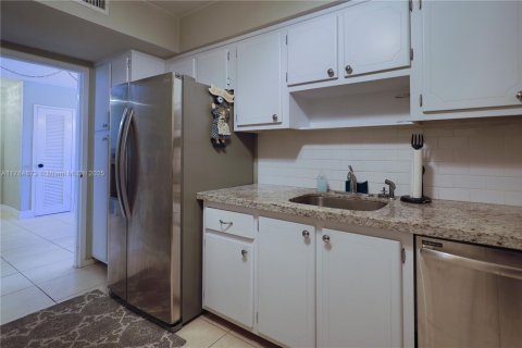 Купить кондоминиум в Серфсайд, Флорида 1 спальня, 85.28м2, № 1738457 - фото 19