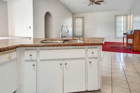 Villa ou maison à vendre à Port Charlotte, Floride: 4 chambres, 231.61 m2 № 2295197 - photo 9