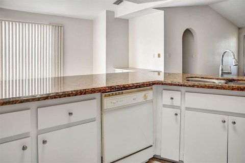 Villa ou maison à vendre à Port Charlotte, Floride: 4 chambres, 231.61 m2 № 2295197 - photo 8