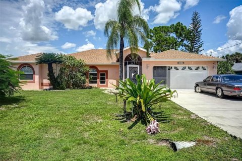 Villa ou maison à vendre à Port Charlotte, Floride: 4 chambres, 231.61 m2 № 2295197 - photo 2