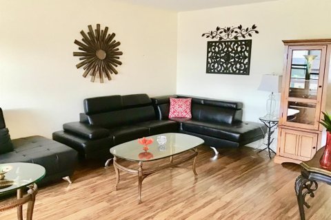 Copropriété à louer à Boca Raton, Floride: 2 chambres, 78.04 m2 № 2417947 - photo 2