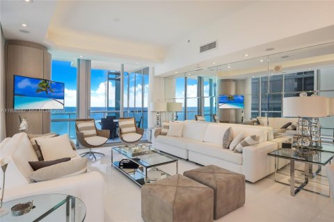 Condo in Sunny Isles Beach, Florida, 3 bedrooms  № 2010462 - photo 5
