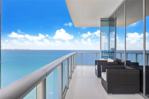 Condo in Sunny Isles Beach, Florida, 3 bedrooms  № 2010462 - photo 4
