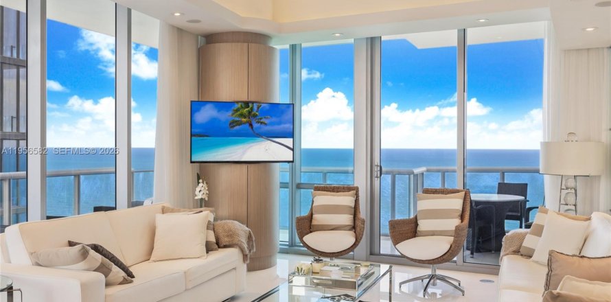 Condo in Sunny Isles Beach, Florida, 3 bedrooms  № 2010462