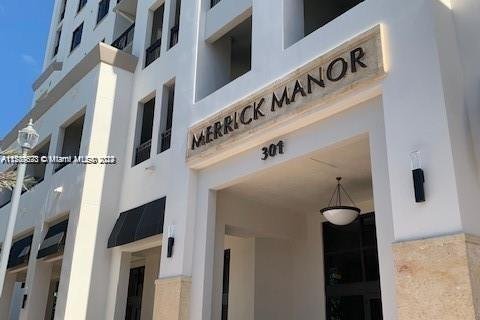 Condo in Coral Gables, Florida, 1 bedroom  № 1938394 - photo 1