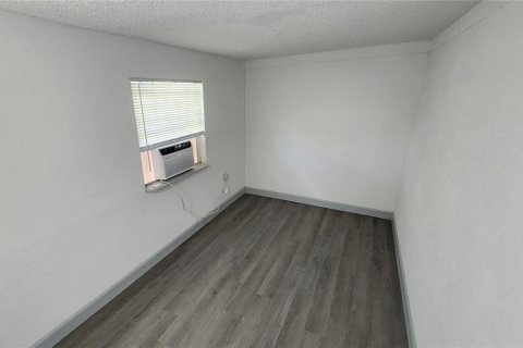 Propiedad comercial en venta en Plant City, Florida, 8 dormitorios, 309.92 m2 № 1900930 - foto 15