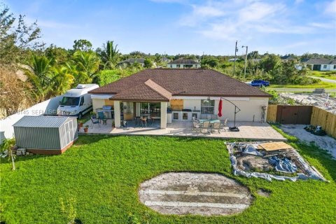 Villa ou maison à vendre à Lehigh Acres, Floride: 4 chambres, 148.64 m2 № 2042044 - photo 16
