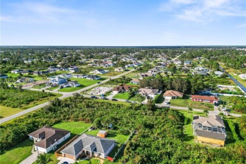 Villa ou maison à vendre à Lehigh Acres, Floride: 4 chambres, 148.64 m2 № 2042044 - photo 18