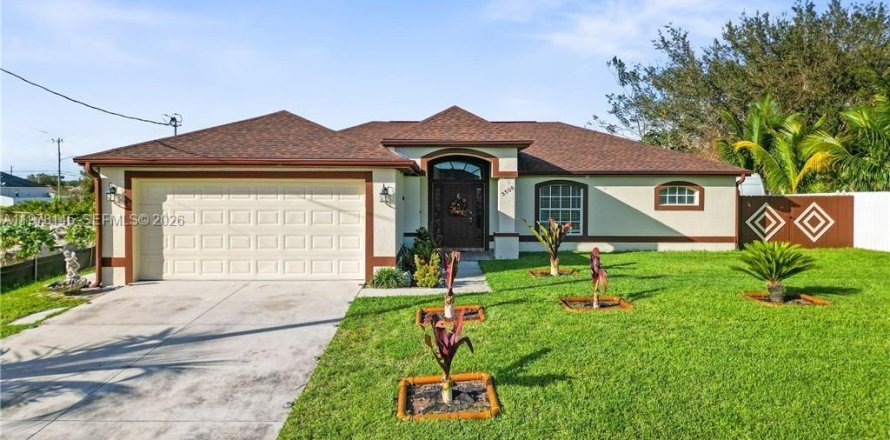 Villa ou maison à Lehigh Acres, Floride 4 chambres, 148.64 m2 № 2042044