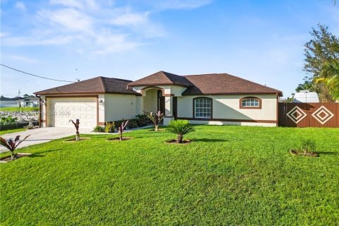 Villa ou maison à vendre à Lehigh Acres, Floride: 4 chambres, 148.64 m2 № 2042044 - photo 14