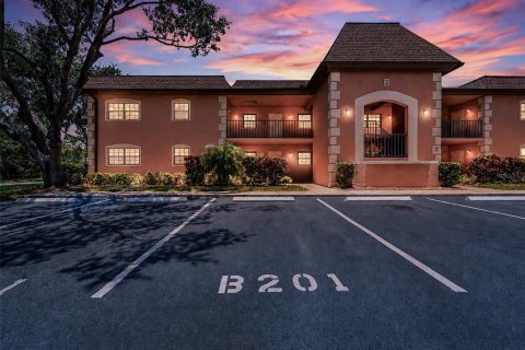 Condo in Largo, Florida, 2 bedrooms  № 2100067
