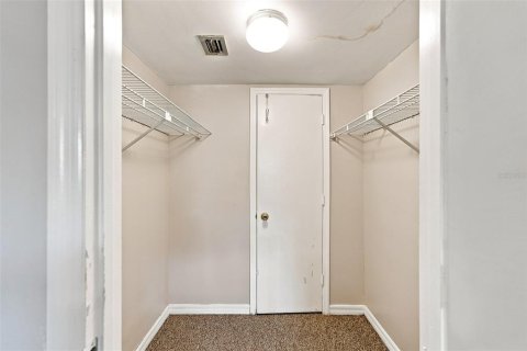 Condo in Largo, Florida, 2 bedrooms  № 2100067 - photo 21