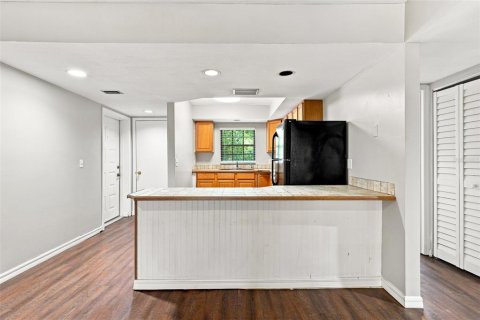 Condo in Largo, Florida, 2 bedrooms  № 2100067 - photo 9