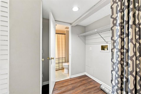 Condo in Largo, Florida, 2 bedrooms  № 2100067 - photo 22