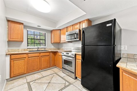 Condo in Largo, Florida, 2 bedrooms  № 2100067 - photo 10