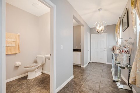 House in Kissimmee, Florida 4 bedrooms, 217.21 sq.m. № 2319121 - photo 9