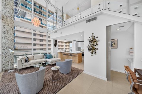 Copropriété à vendre à Miami, Floride: 1 chambre, 84.73 m2 № 2401362 - photo 5