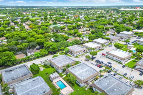 Appartement à louer à Miami, Floride: 2 chambres, 75.44 m2 № 1986682 - photo 24