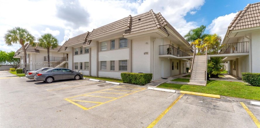 Appartement à Miami, Floride 2 chambres, 75.44 m2 № 1986682