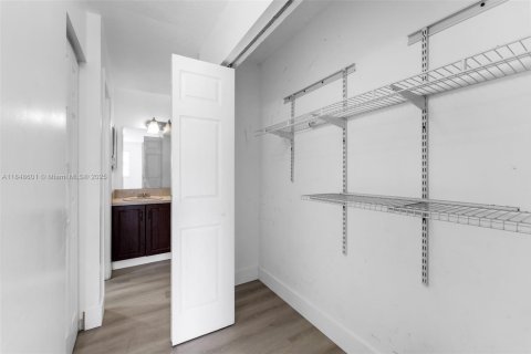 Appartement à louer à Miami, Floride: 2 chambres, 75.44 m2 № 1986682 - photo 10