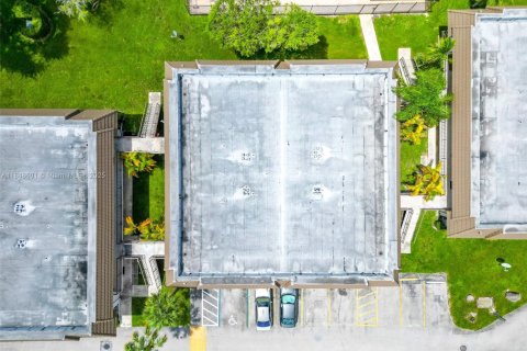 Appartement à louer à Miami, Floride: 2 chambres, 75.44 m2 № 1986682 - photo 28