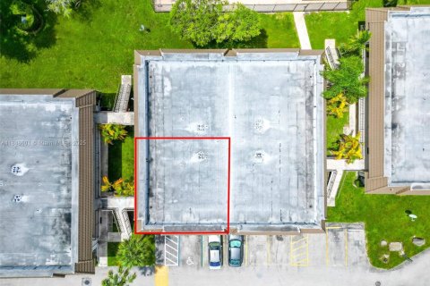 Appartement à louer à Miami, Floride: 2 chambres, 75.44 m2 № 1986682 - photo 27