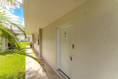 Appartement à louer à Miami, Floride: 2 chambres, 75.44 m2 № 1986682 - photo 2