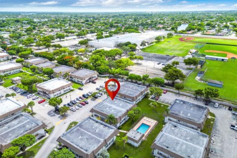 Appartement à louer à Miami, Floride: 2 chambres, 75.44 m2 № 1986682 - photo 21